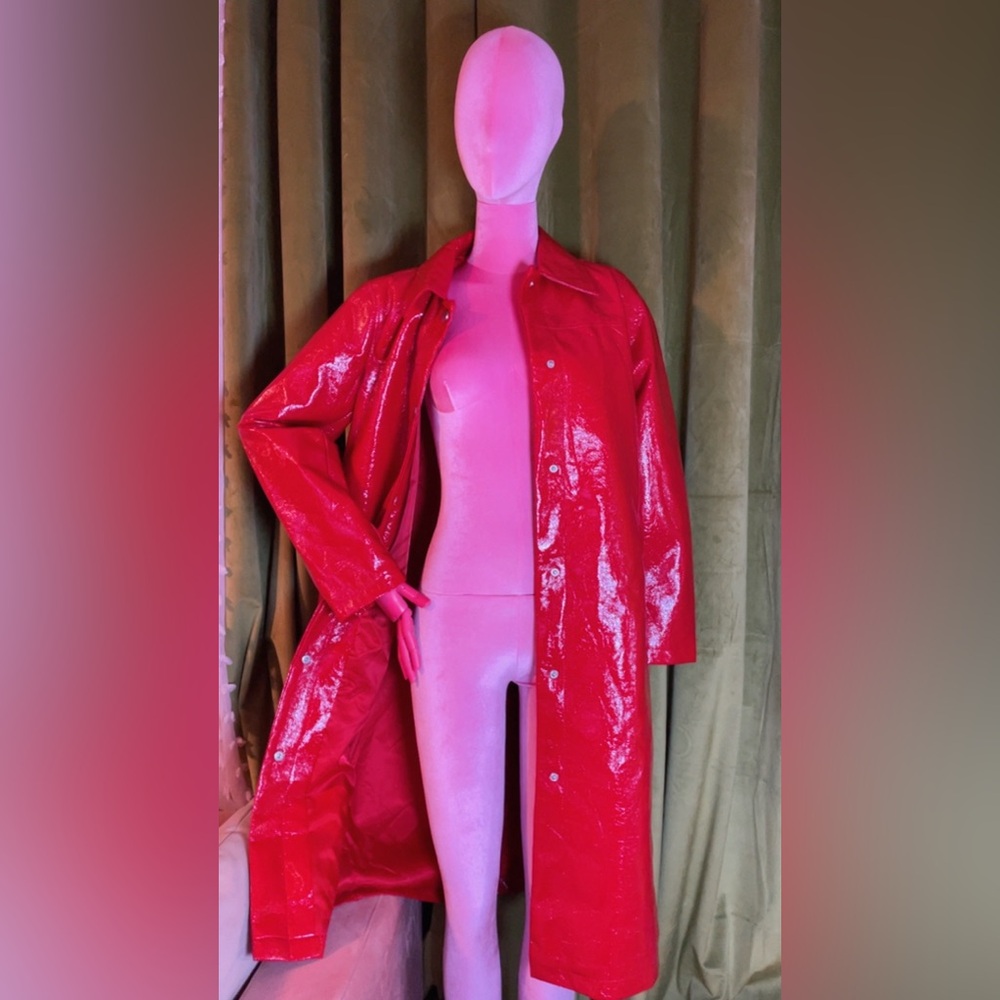 Elie Tahari Vibrant Red Glossy Trench Coat - Picture 2 of 4